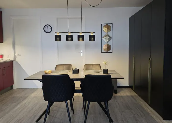 Adventure * Μονσάου